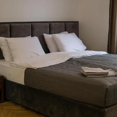 Hotel apartamentowy Mosh